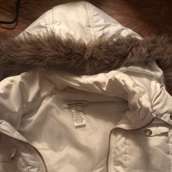 Cute Hooded Vest - Picture 2 of 3